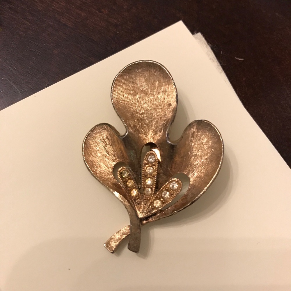 Vintage Gold Tone Metal Leaf Brooch